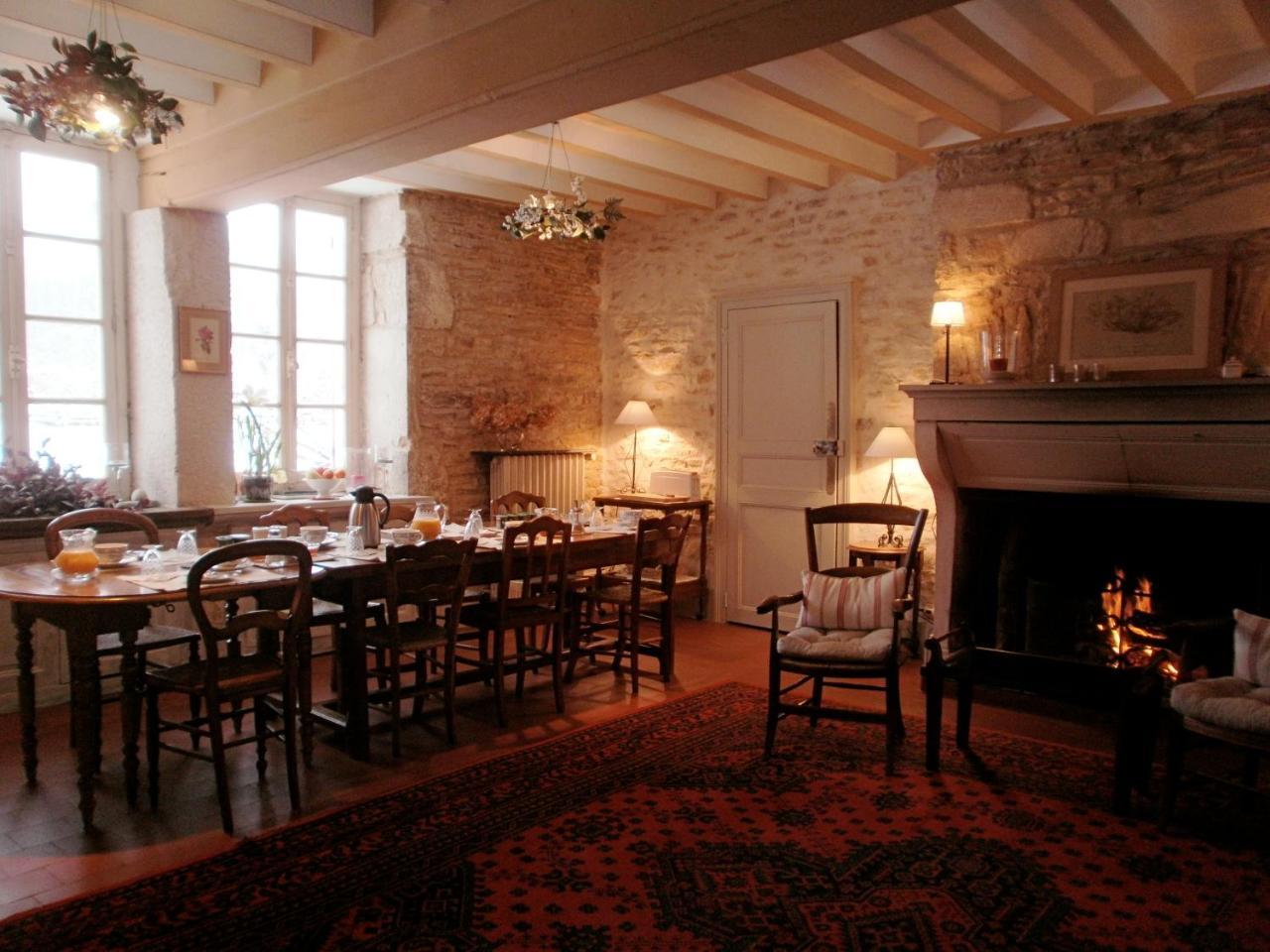 Val De La Nef Bed and Breakfast Joux-la-Ville Eksteriør billede